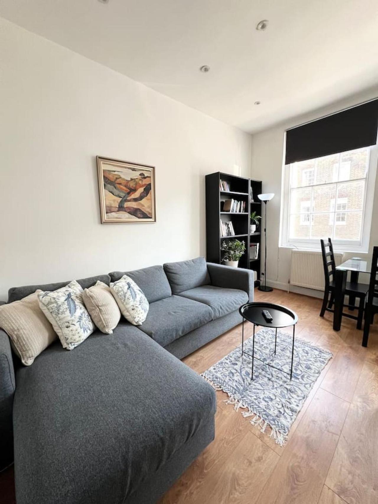 2 Bedroom In Paddington Londra